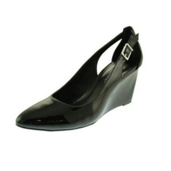 BCBGeneration Blossoms Patent Wedge Pump Black 9M - Picture 13 of 14